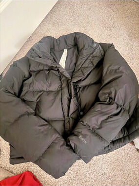lululemon Wunder Puff Cropped Jacket Black